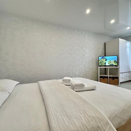 Apartpoltava Світлі Та Затишні Апартаменти В Скандинавському Стилі Центр Банківський Чек Esterno foto
